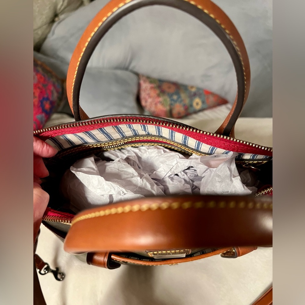 DOONEY AND BOURKE - Picture 5 of 8